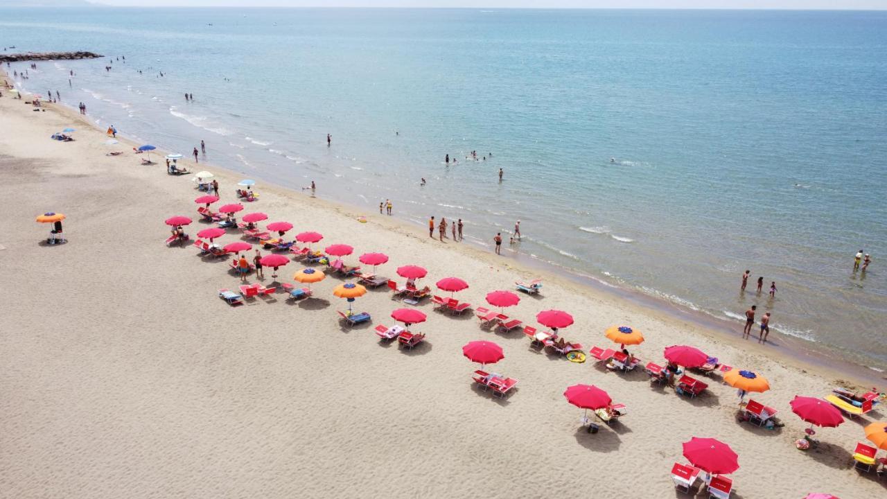 Anxur Village Camping Terracina Exteriör bild